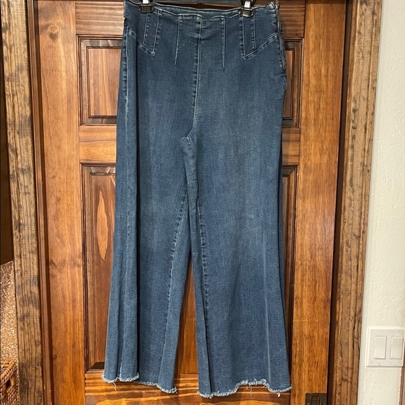 Pilcro Denim - Pilcro pull on style side zip wide leg Blue jeans size 30